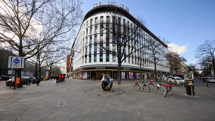 Ein Platz am Kurfürstendamm soll nach dem Schauspieler und Entertainer Harald Juhnke benannt werden - zu seinem 20. Todestag wird das aber noch nichts. 