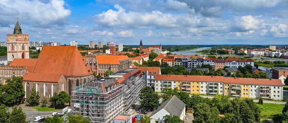 In Frankfurt (Oder) sollen mehrere Häuser nach einem Bombenfund vor der Entschärfung evakuiert werden. (Archivbild)