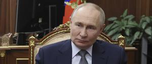 Nach Medienberichten zu Missfallensäußerungen des US-Präsidenten Donald Trump über den russischen Staatschef Wladimir Putin hat Kremlsprecher Dmitri Peskow auf Gesprächsoffenheit verwiesen.
