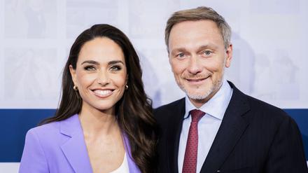 Ex-Finanzminister Christian Lindner (FDP) und seine Ehefrau Franca Lehfeldt wollen wegen eines Titelbildes des Satiremagazins Titanic vor Gericht ziehen.