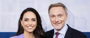 Ex-Finanzminister Christian Lindner (FDP) und seine Ehefrau Franca Lehfeldt wollen wegen eines Titelbildes des Satiremagazins Titanic vor Gericht ziehen.