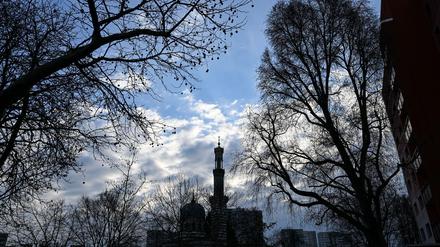 Tagsüber wechseln sich Sonne und Wolken ab. (Symbolbild)