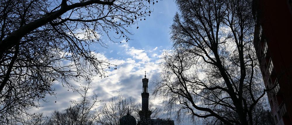 Tagsüber wechseln sich Sonne und Wolken ab. (Symbolbild)