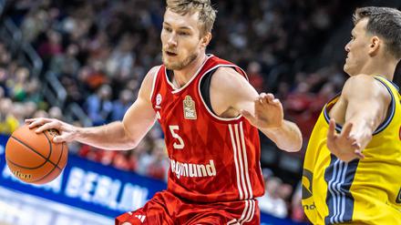 Ex-Nationalspieler Niels Giffey verlängert seinen Vertrag beim FC Bayern.