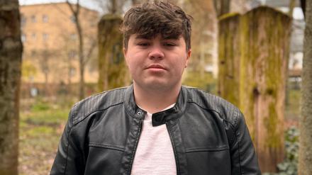 Lasko Schleunung, junges Linksparteimitglied, ist vor der Geschäftsstelle seiner Partei in Berlin-Lichtenberg angegriffen worden.