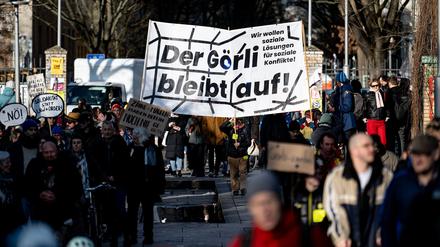 Im Streit um die geplante nächtliche Schließung des Görlitzer Parks hat eine Initiative Drohbriefe an Baufirmen verschickt. (Archivbild)
