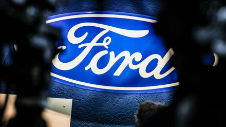 Das Ford-Logo im strahlenden Glanz - bleibt es auch in Zukunft wichtig in Köln?