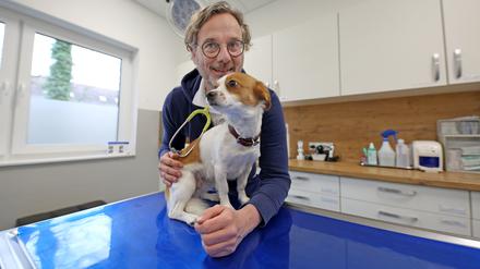 Marcus Erben, Tierklinik am Wildpark in Potsdam. Tierklinik AniCura Potsdam hat neuen Chef und seit März wieder 24/7-Notdienst zur Erstversorgung von Notfällen.