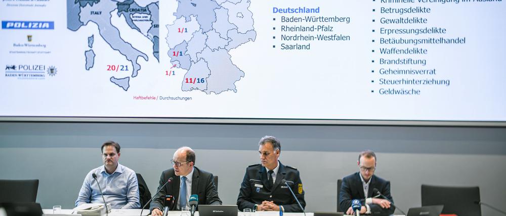 Die Ermittler waren in Baden-Württemberg, Nordrhein-Westfalen, Rheinland-Pfalz, im Saarland sowie in Italien im Einsatz.