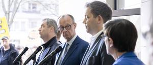 Friedrich Merz, Markus Söder, Lars Klingbeil, Saskia Esken sprechen über ihre Beratungen vor dem Willy-Brandt-Haus. 