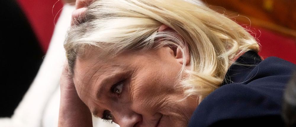 Ein Gericht hatte Le Pen befristet, aber mit sofortiger Wirkung von Wahlen ausgeschlossen.