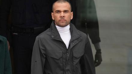 Die Anwältin von Dani Alves verlangt nach dem Freispruch eine Entschädigung für seine Haftzeit.