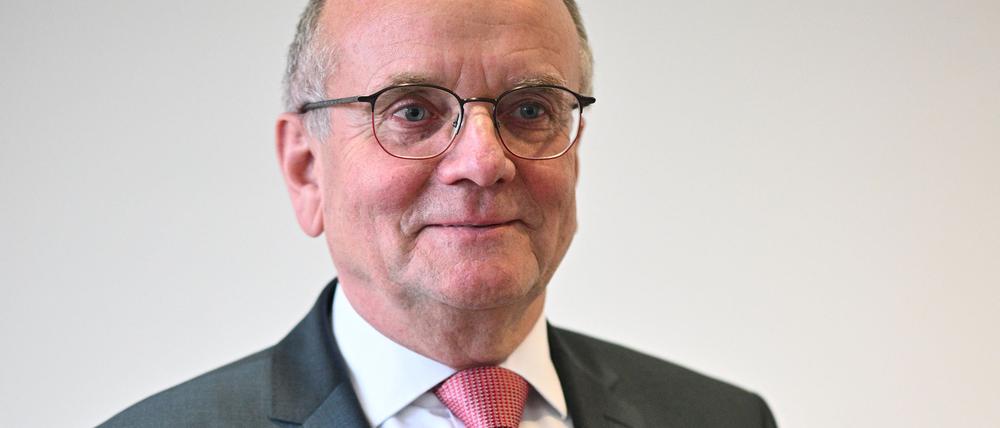 Brandenburgs Verkehrsminister Detlef Tabbert (BSW) fordert eine langfristige Sicherung des Deutschland-Tickets und eine Entlastung für den Luftverkehr.