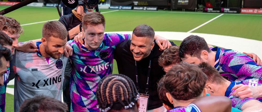 Podolski ist ein vielbeschäftigter Mann.
