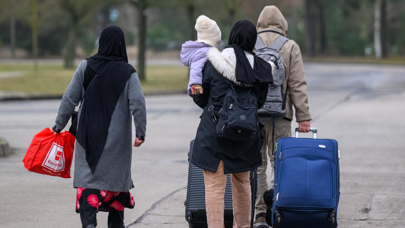 Asylpolitik-in-Brandenburg-bergangseinrichtung-f-r-Gefl-chtete-soll-2026-starten