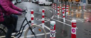 Poller wie hier in Neukölln sollen an der Schöneberger Linse und der Roten Linse entfallen. 