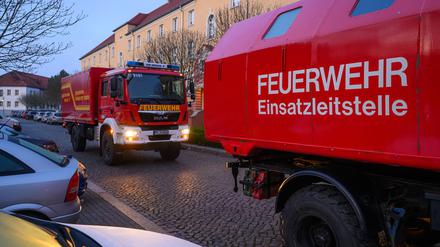 Bei der Entschärfung einer Bombe in Frankfurt (Oder) ist auch die Feuerwehr im Einsatz. 