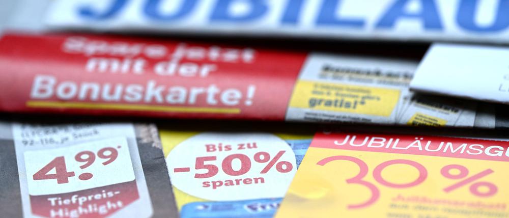 Viele Händler setzen weiterhin auf Print-Werbung. (Symbolbild)