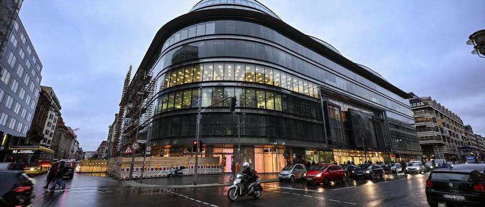 Idee ist vom Tisch. Der Plan eines Umzugs der Zentral- und Landesbibliothek Berlin in das Gebäude des Quartier 207 in der Friedrichstraße wird vom Berliner Senat offenbar nicht mehr verfolgt.