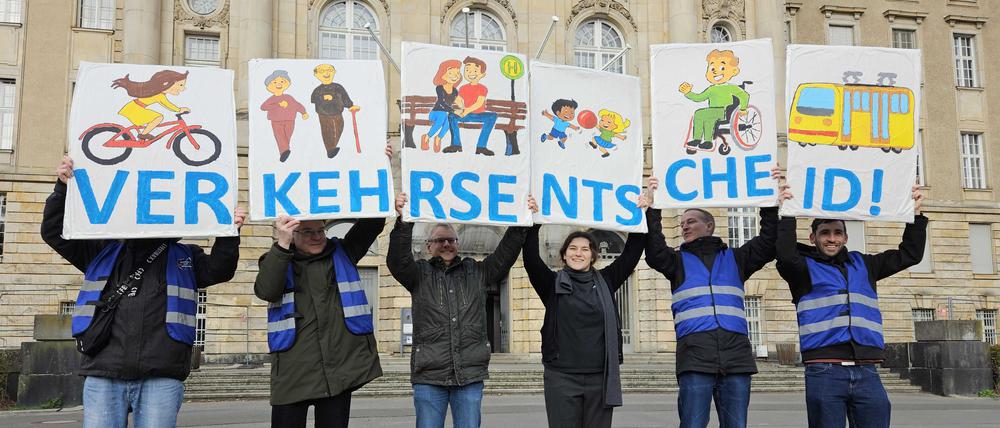 Aktion Autofrei vor Verhandlung Kammergericht Berlin