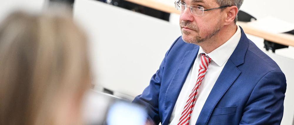 Muss Oberbürgermeister Mike Schubert (SPD) durch einen Abwahlantrag um sein Amt fürchten? Er wirbt für die weitere Zusammenarbeit mit den Stadtfraktionen. 