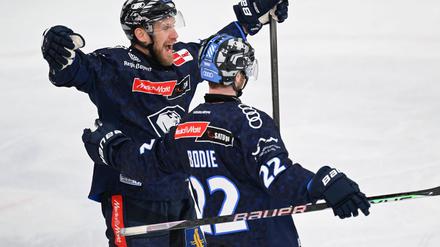 Der ERC Ingolstadt überzeugt im ersten Playoff-Halbfinale gegen die Kölner Haie.