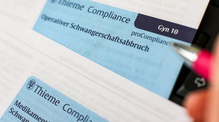 Die Zahl der Schwangerschaftsabbrüche ist stark gesunken. (Archivbild)