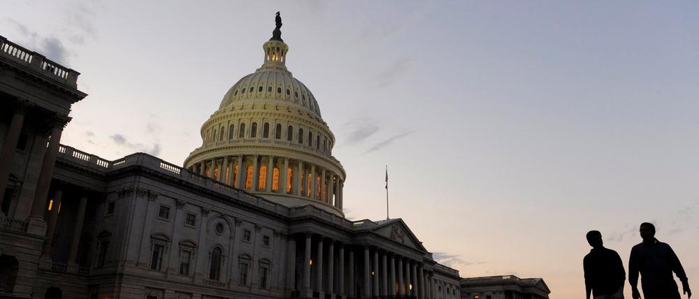 Der Senat in Washington verabschiedete am Mittwoch mit den Stimmen der oppositionellen Demokraten sowie von vier Republikanern eine Resolution gegen die 25-Prozent-Zölle auf kanadische Importe. 