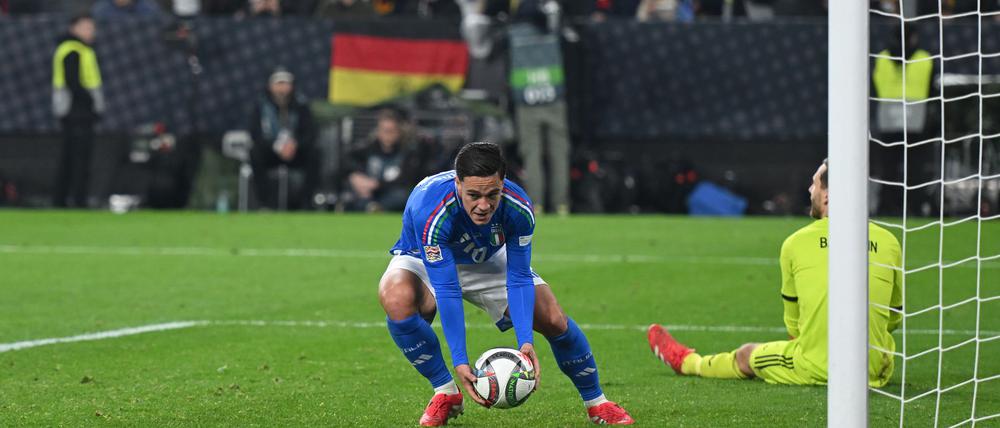 Raspadori erzielt das für die Weltrangliste wichtige 3:3.