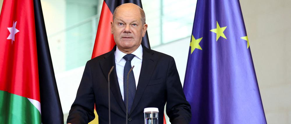 Olaf Scholz, geschäftsführender Bundeskanzler, bezeichnet Trumps Zölle als schweren ökonomischen Fehler. 