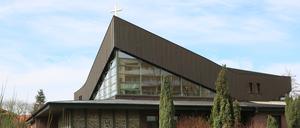Sternkirche Potsdam (Klaer). Erbaut wurde sie nach Plänen des Architekten
Horst Göbel, eingeweiht wurde sie im Januar 1990.
