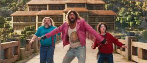 Verloren in der Oberwelt: Steve (Jack Black), Garrett „Garbage Man“ Garrison (Jason Momoa) und Waisenkind Henry (Sebastian Hansen). 