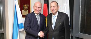 Die Bürgermeister von Berlin, Kai Wegner (l.), und Tel Aviv, Ron Huldai