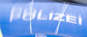Ein Rettungseinsatz von Polizei und Feuerwehr stellte sich im Kreis Potsdam-Mittelmark als harmlos heraus: Ein Modellflieger wurde mit einem besetzten Kleinflugzeug verwechselt. (Symbolbild)