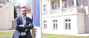 Kurt Fischer am Regine-Hildebrandt-Haus in Potsdam.