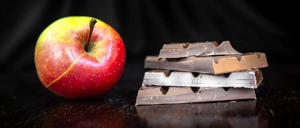 Bei einer Orthorexie wird Essen in gut und böse eingeteilt. (Illustration)