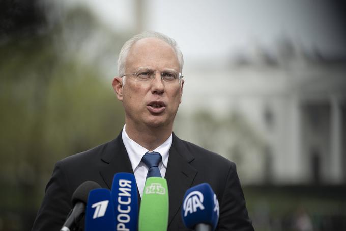 April 3, 2025, Washington, District of Columbia, USA: Senior Russian negotiator KIRILL DMITRIEV answers questions from the press in Lafayette Square Park, across from the White House, after the meeting with the U.S. President Trump s envoy Steve Witkoff. Washington USA - ZUMA 20250403_mda_e119_268 Copyright: xMehmetxEserx