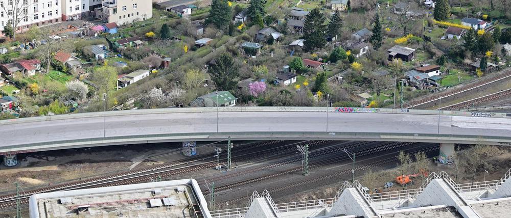 Die marode Ringbahnbrücke soll abgerissen werden. (Archivbild)