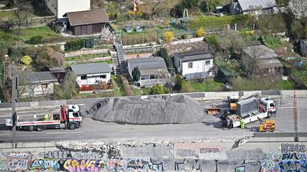 Derzeit laufen noch die Vorbereitungen für den Abbruch der A100-Brücke. (Archivbild)