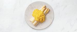 Der große Klassiker der italienischen Zubereitung weißen Spargels ist dieses Rezept aus Bassano del Grappa.