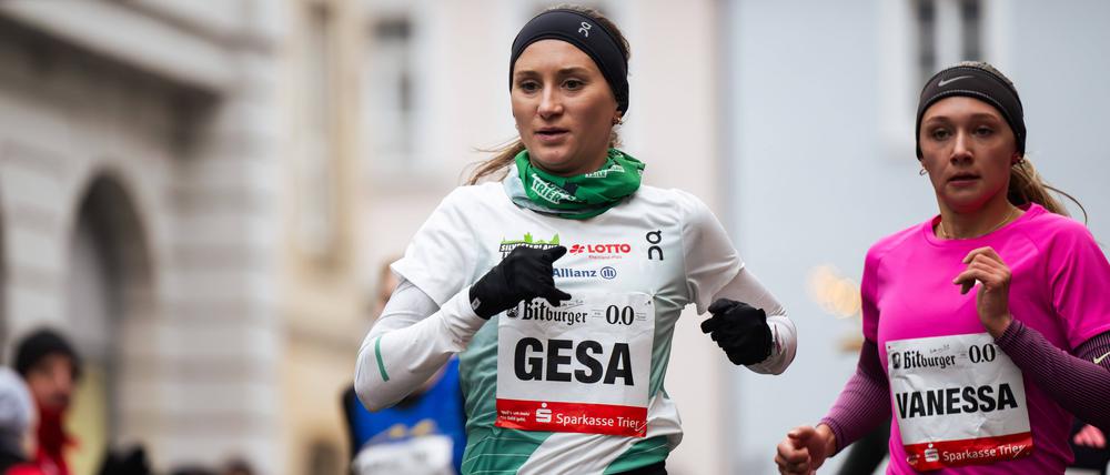 Gesa Krause dürfte auch am Sonntag bei mutmaßlich sechs bis acht Grad Celsius warm angezogen an den Start gehen.