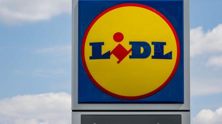 Mehr als 100 Millionen Kunden nutzen die „Lidl Plus“-App. Verbraucherschützer kritisieren die App. (Symbolbild)