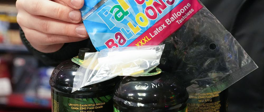 Lachgas ist unter Jugendlichen zur Partydroge geworden. (Archivbild)