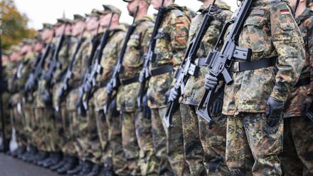 Der Präsident des Reservistenverbands, Patrick Sensburg, hält für die Landesverteidigung eine Zahl von einer Million Reservisten für nötig.