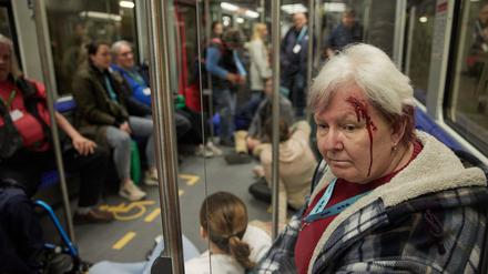 Feuerwehr, Bundes- und Landespolizei sowie die Deutsche Bahn bereiten sich mit der Übung inklusive geschminkter Komparsen auf den Notfall vor. 