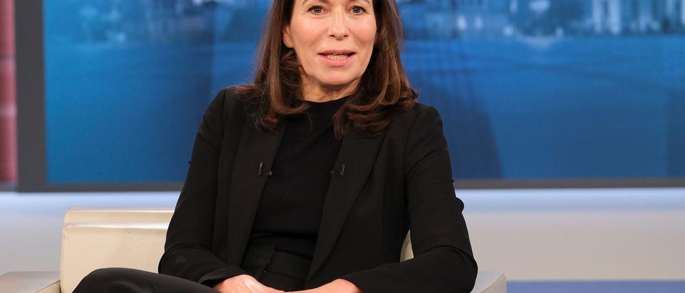 Moderatorin Anne Will genießt weiter jeden Sonntag nicht mehr ins TV-Studio zu müssen. (Archivbild)