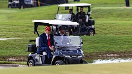 Donald Trump auf einem Golfplatz in Miami.