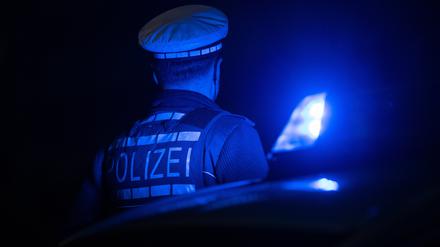 Polizeieinsatz am späten Abend (Symbolbild)