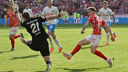 Dank eines Joker-Tores von Nelson Weiper kam der FSV Mainz 05 zu einem Remis gegen Holstein Kiel.