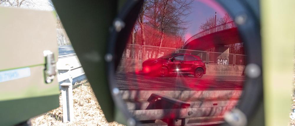 Die Polizei will beim Blitzermarathon verstärkt gegen Raser vorgehen. (Symbolbild)